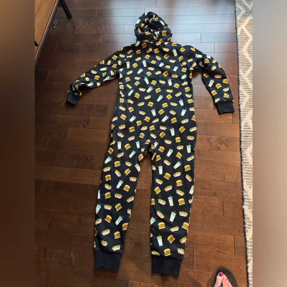 In N Out Hooded Onesie with front pocket - Picture 4 of 4